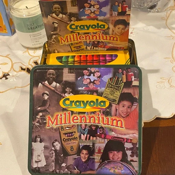 Crayola Millennium Crayon Collection - Picture 1 of 2